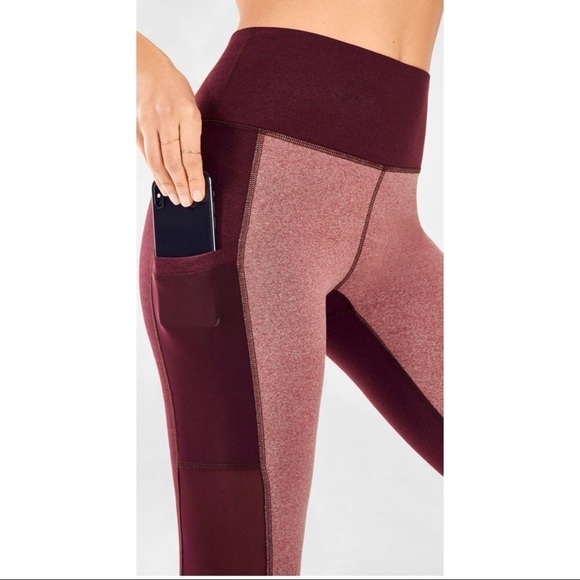 Fabletics Mila Capri Active Leggings Size S - Picture 3 of 13